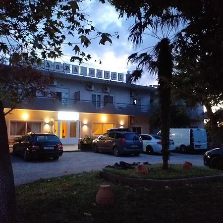 Hotel Isidora Loutros Екстериор снимка