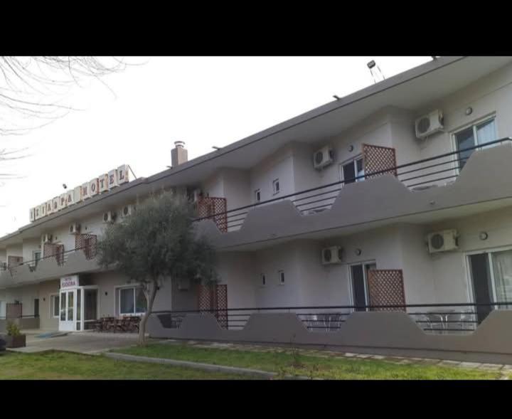 Hotel Isidora Loutros Екстериор снимка