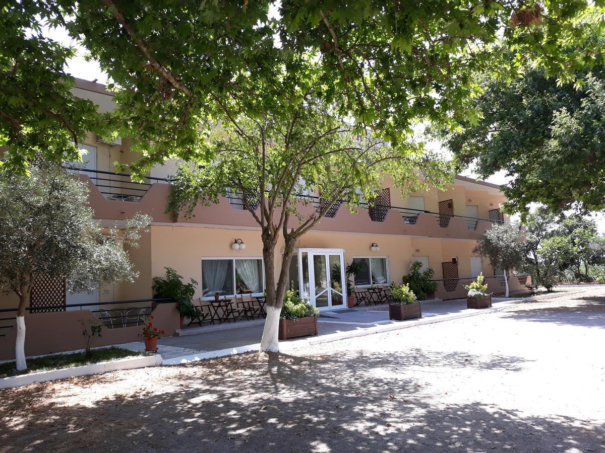 Hotel Isidora Loutros Екстериор снимка